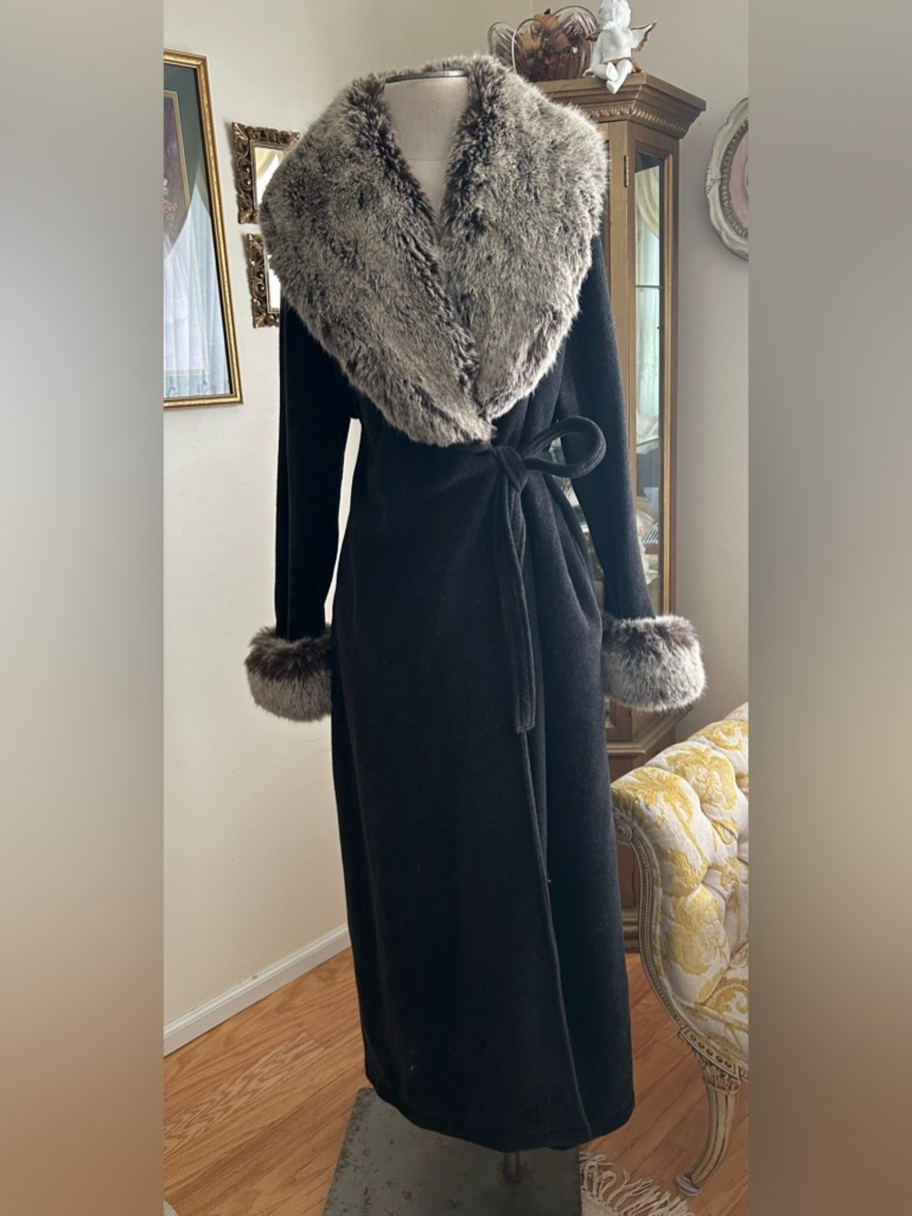 Vintage Gray Sweater Coat with Faux Fur Trim Sz M/L. C:4790